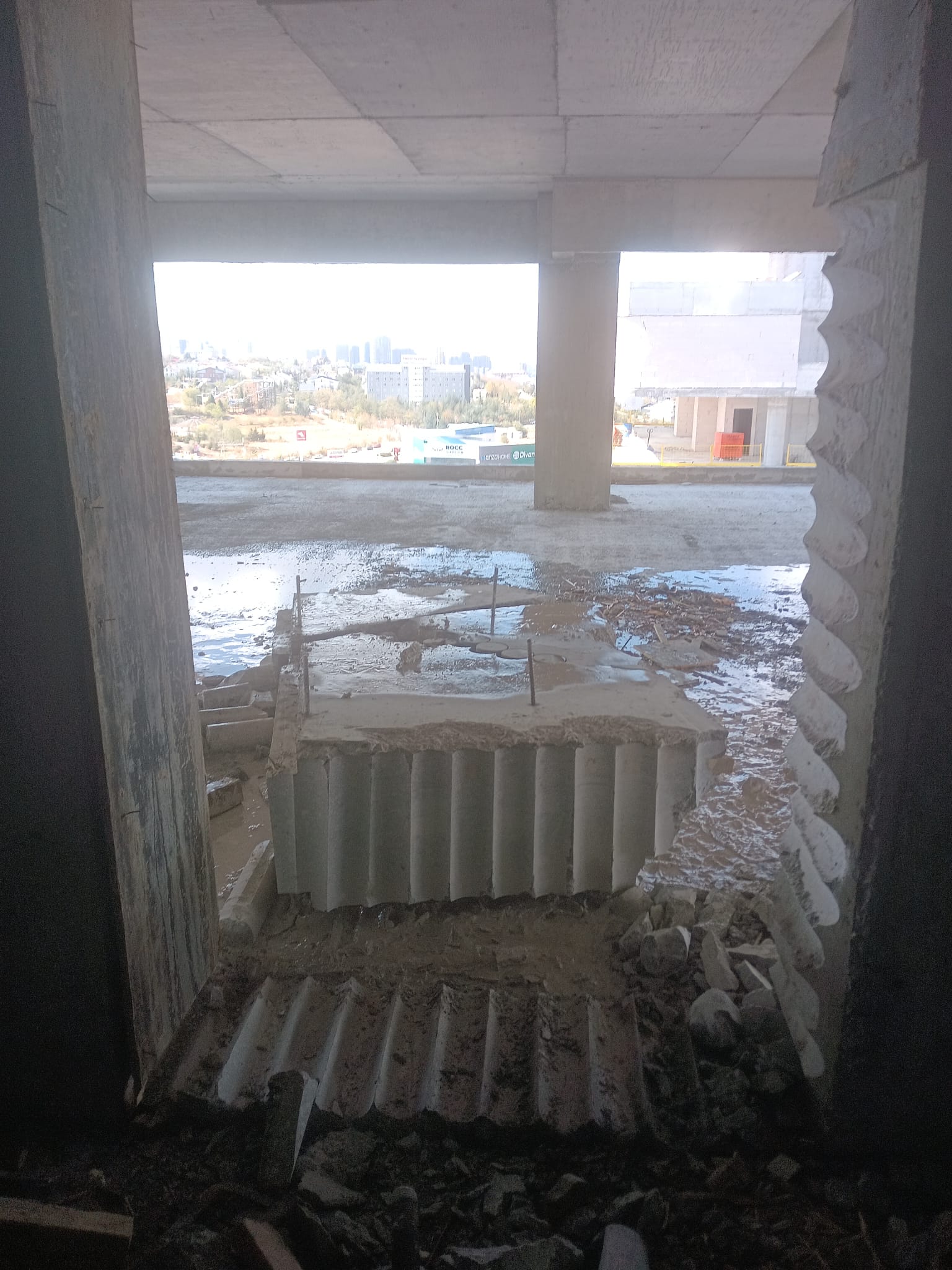 Sıralı karotla ayrılan duvar bloğu