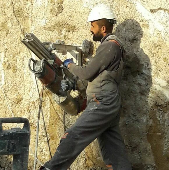 Duvar yüzeyinde karot delme